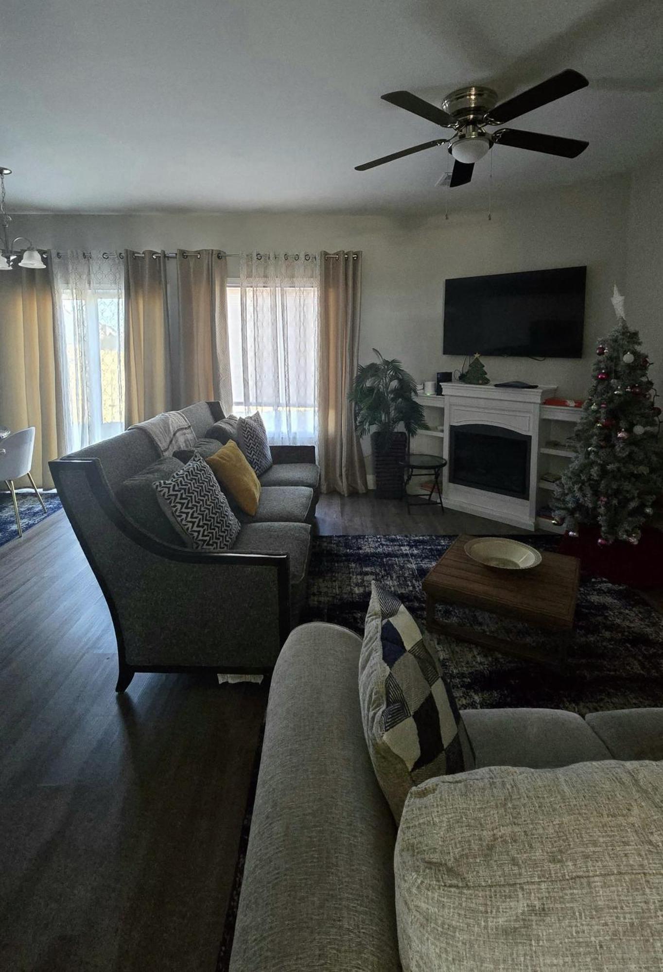 Gorgeous 3 Bedroom Home With Cable Tv In All Rooms & Free Wi-Fi คองคอร์ด ภายนอก รูปภาพ